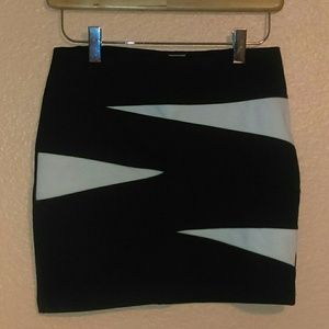 Basic House black and white skirt
